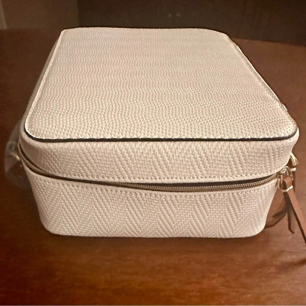 Estée Lauder make up case